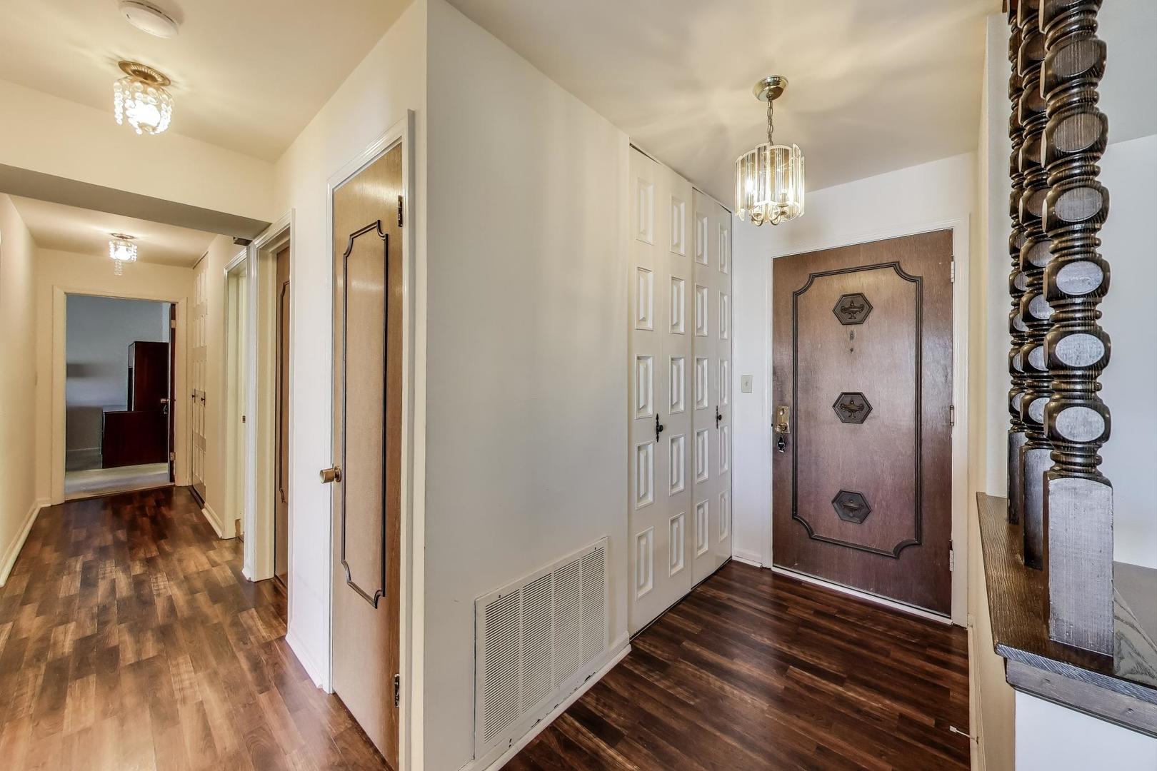 4840 Foster Street #304, Skokie, IL 60077