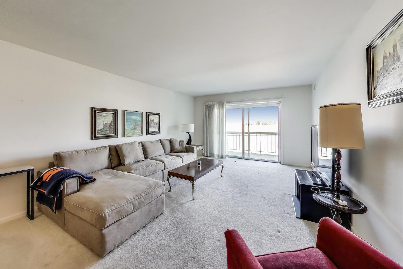 4840 Foster Street #304, Skokie, IL 60077