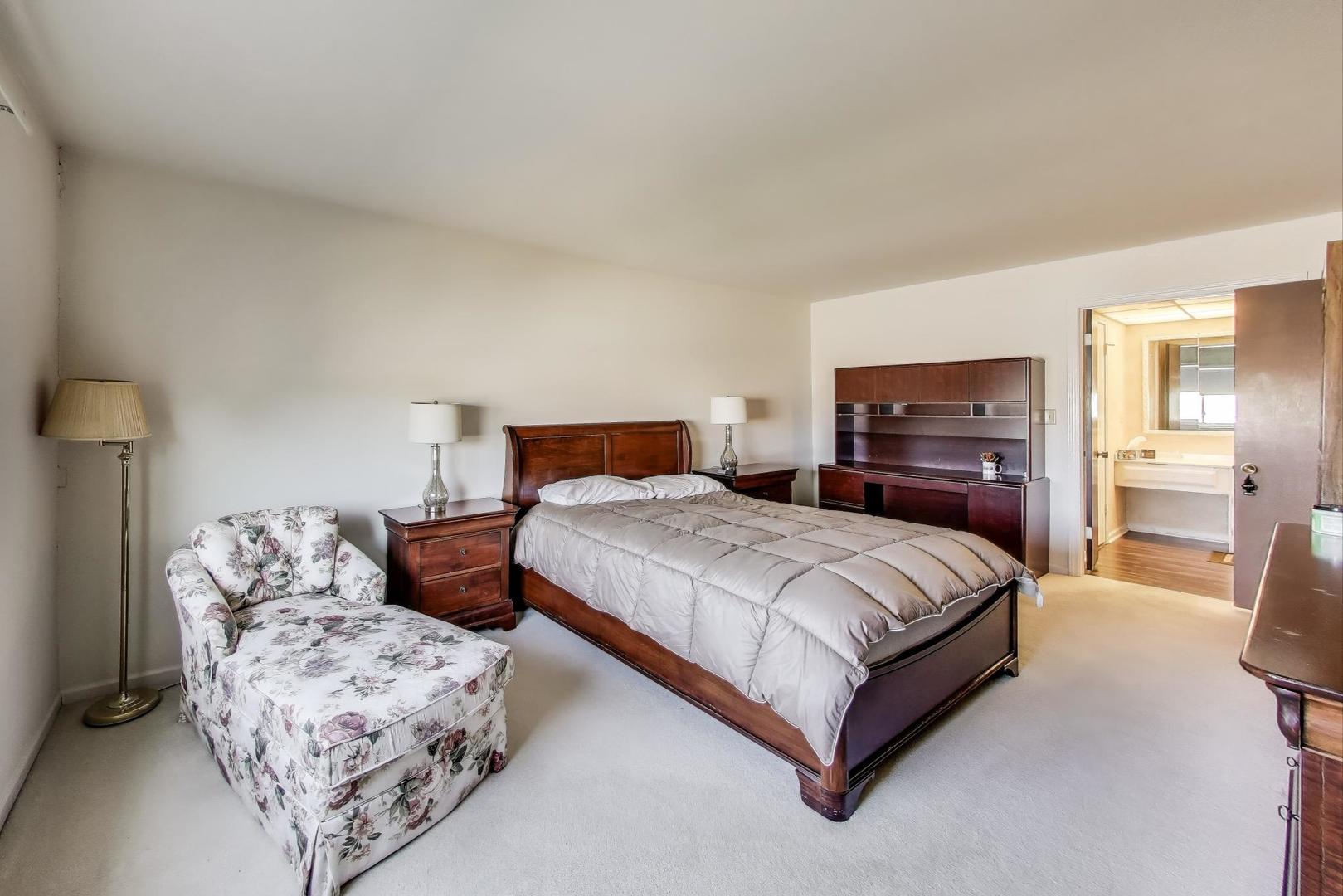 4840 Foster Street #304, Skokie, IL 60077