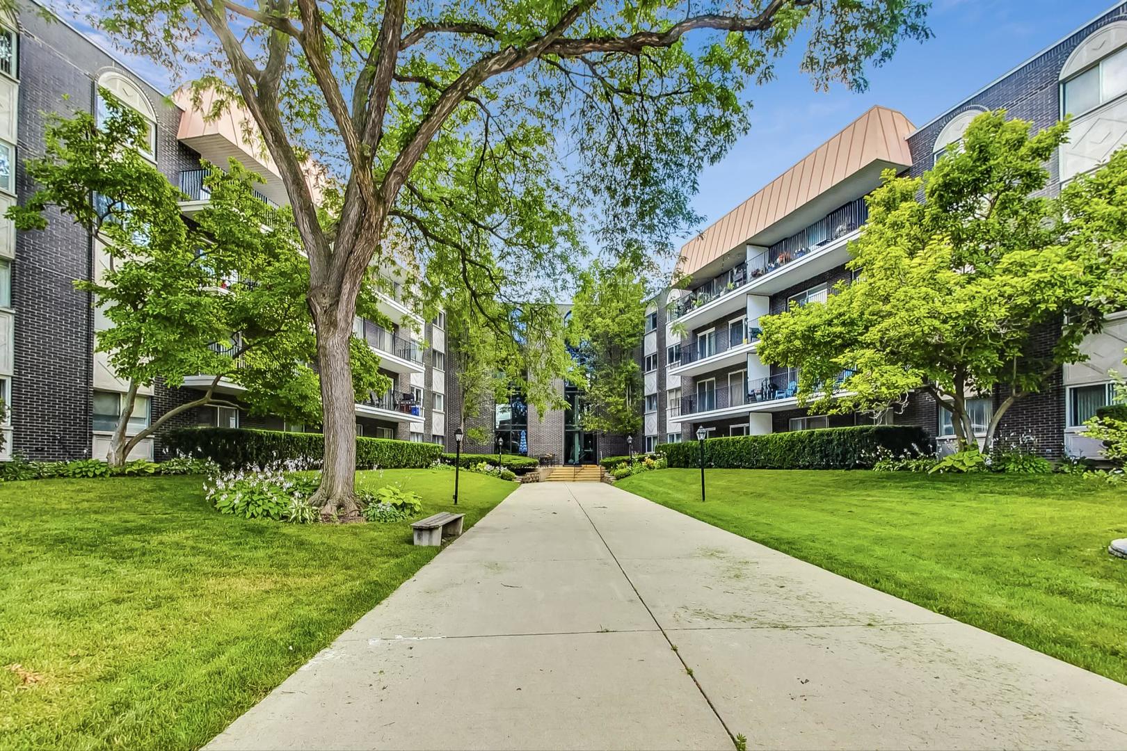 4840 Foster Street #304, Skokie, IL 60077