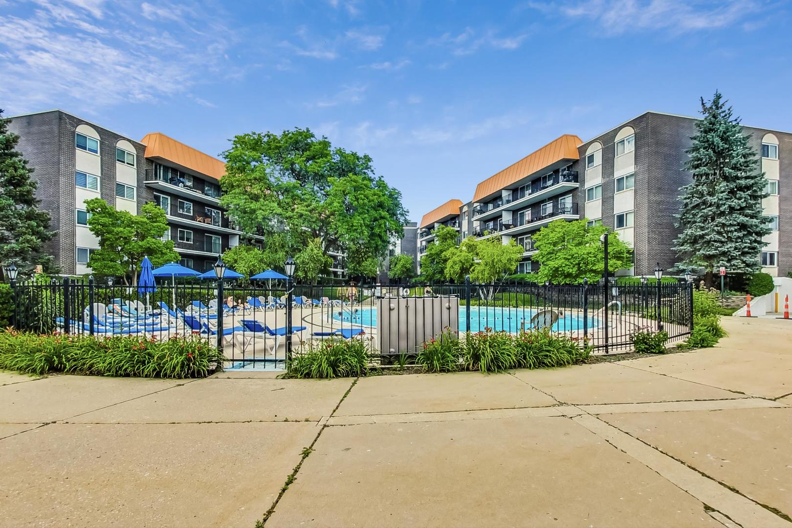 4840 Foster Street #304, Skokie, IL 60077