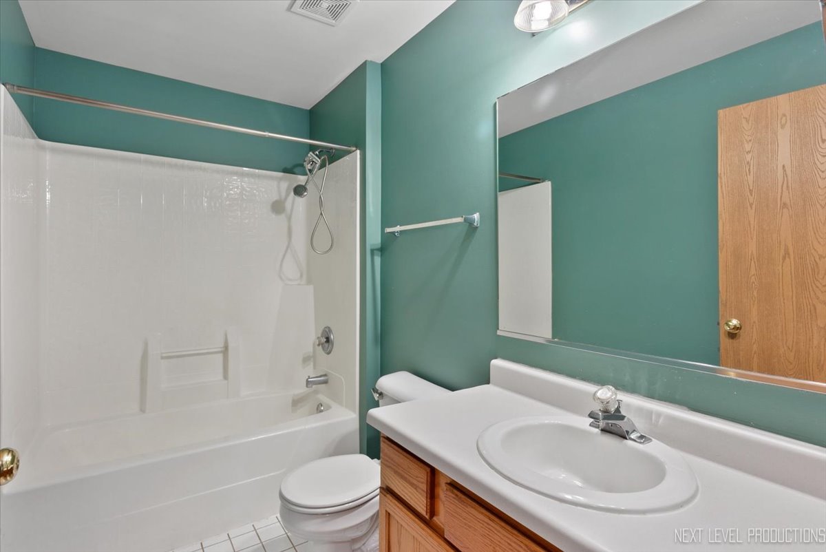 611 Waterview Court #611, Naperville, IL 60563