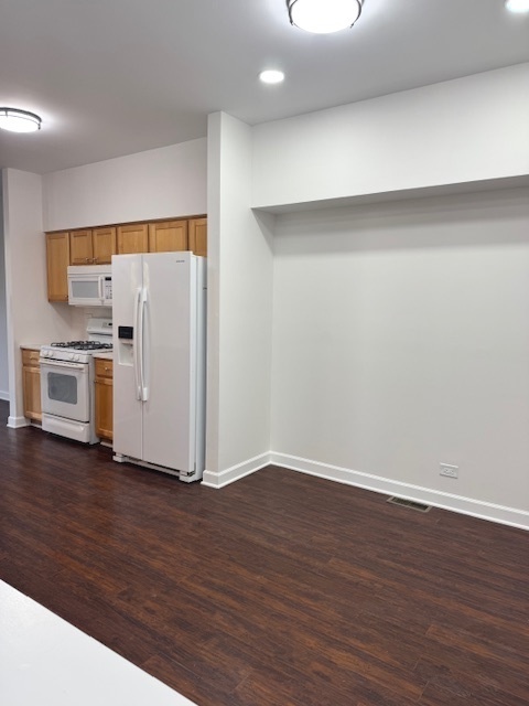 2122 Fulham Drive #2122, Naperville, IL 60564