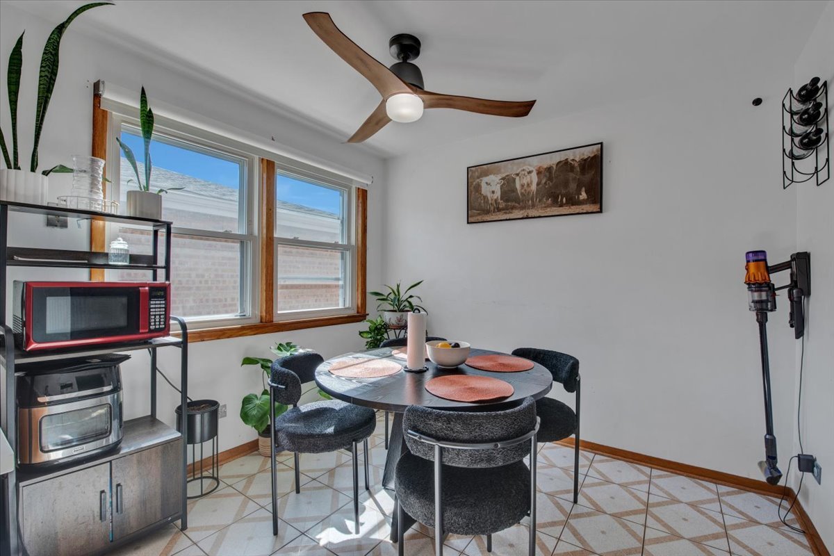 5243 S Kilbourn Avenue, Chicago, IL 60632