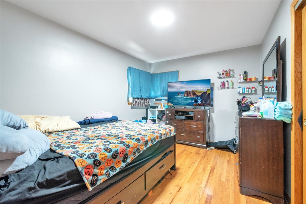 5243 S Kilbourn Avenue, Chicago, IL 60632