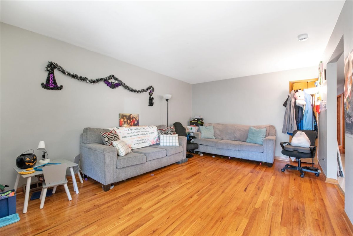 5243 S Kilbourn Avenue, Chicago, IL 60632