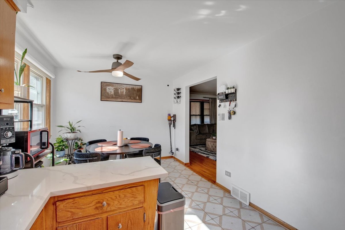 5243 S Kilbourn Avenue, Chicago, IL 60632