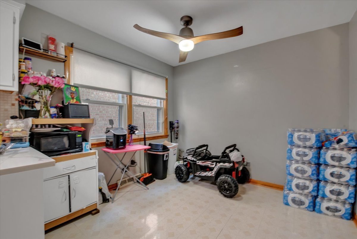 5243 S Kilbourn Avenue, Chicago, IL 60632