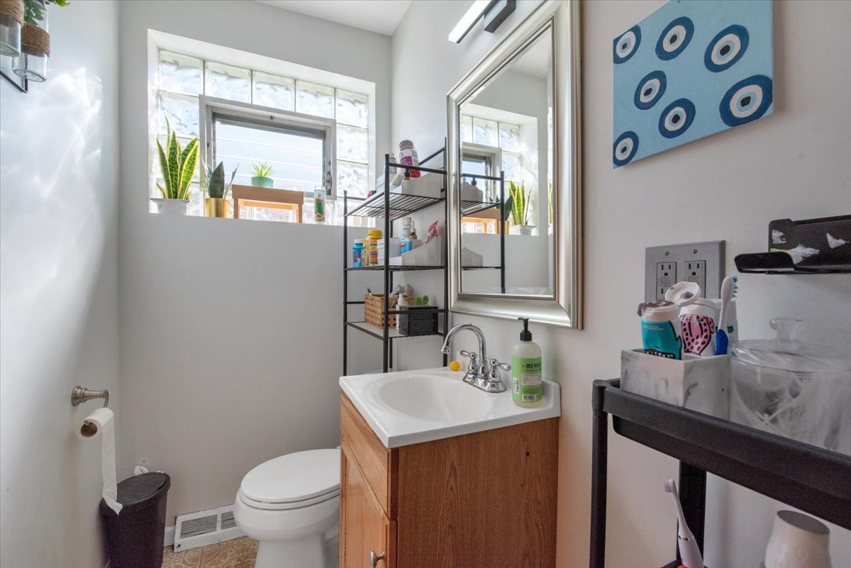 5243 S Kilbourn Avenue, Chicago, IL 60632