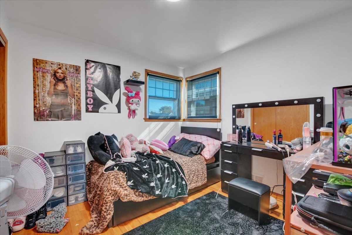 5243 S Kilbourn Avenue, Chicago, IL 60632
