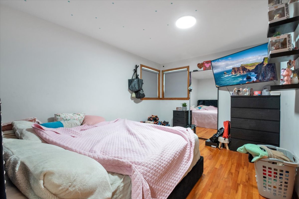 5243 S Kilbourn Avenue, Chicago, IL 60632