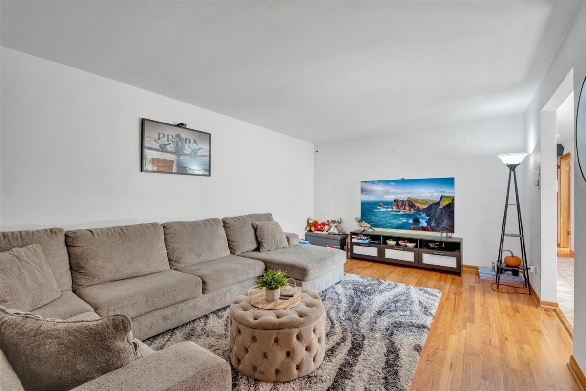 5243 S Kilbourn Avenue, Chicago, IL 60632