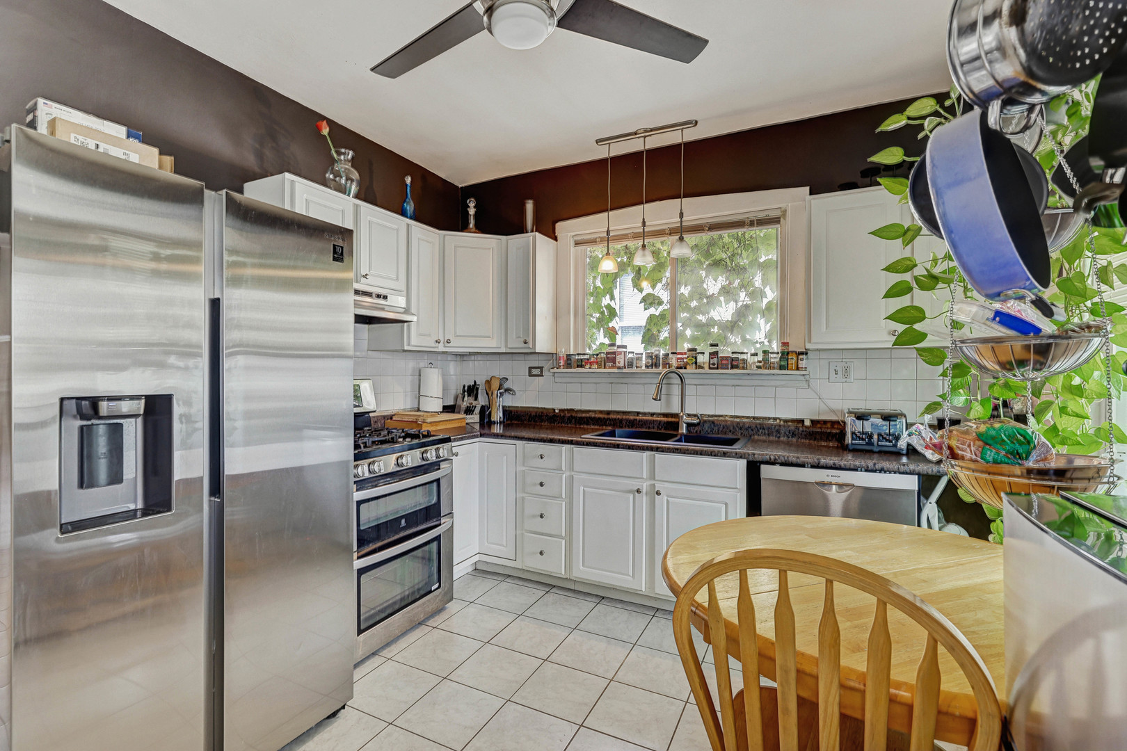 1505 S Highland Avenue, Berwyn, IL 60402