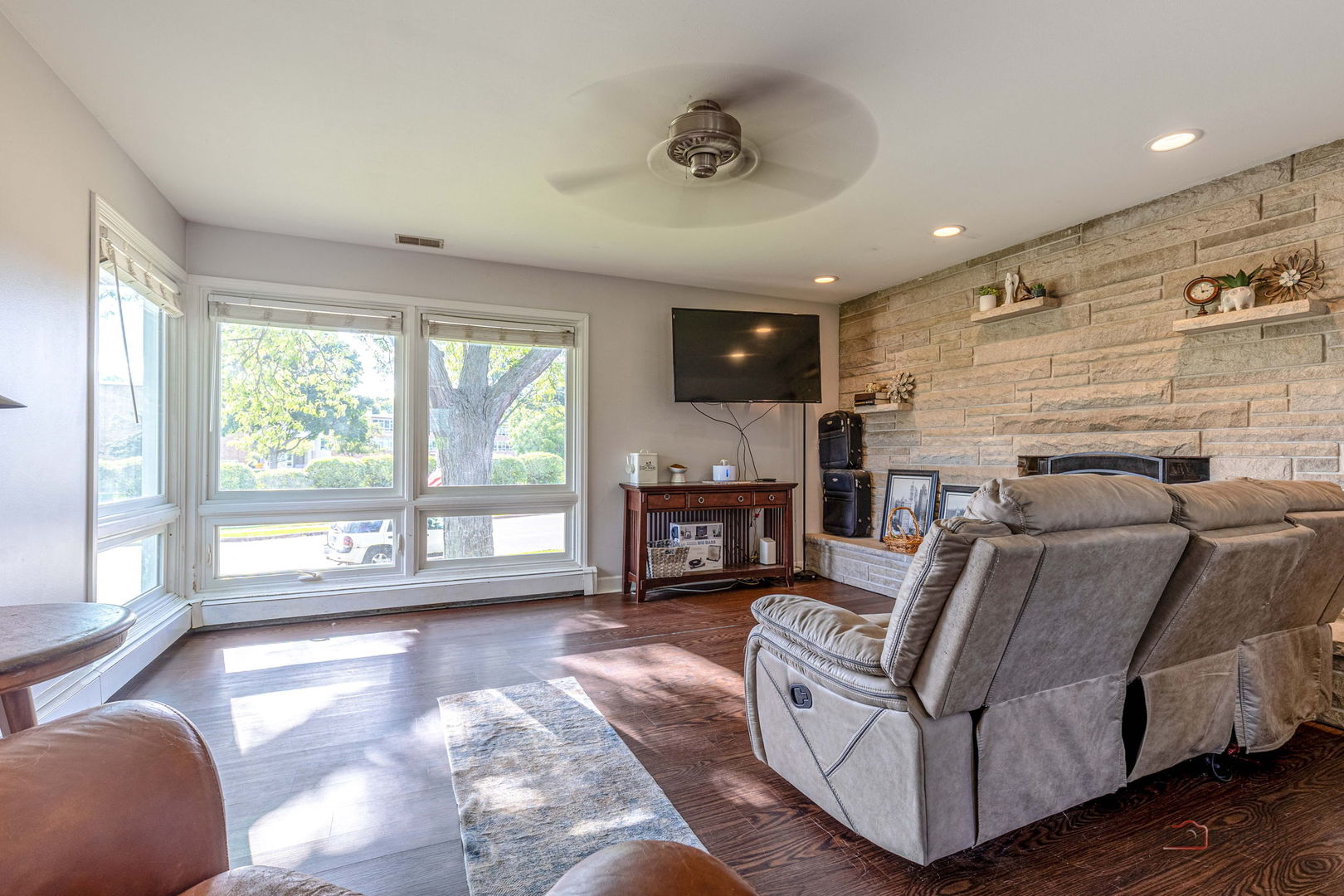 571 Nash Road, Crystal Lake, IL 60014