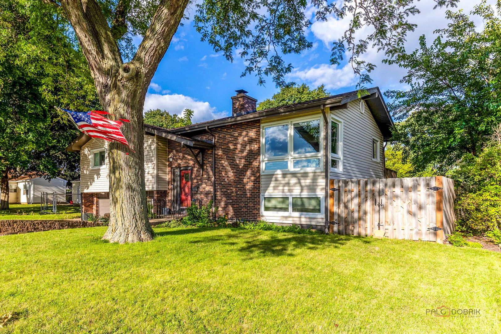 571 Nash Road, Crystal Lake, IL 60014