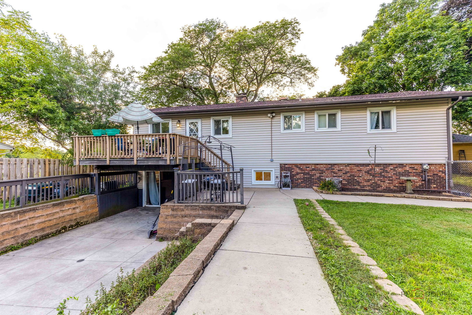 571 Nash Road, Crystal Lake, IL 60014