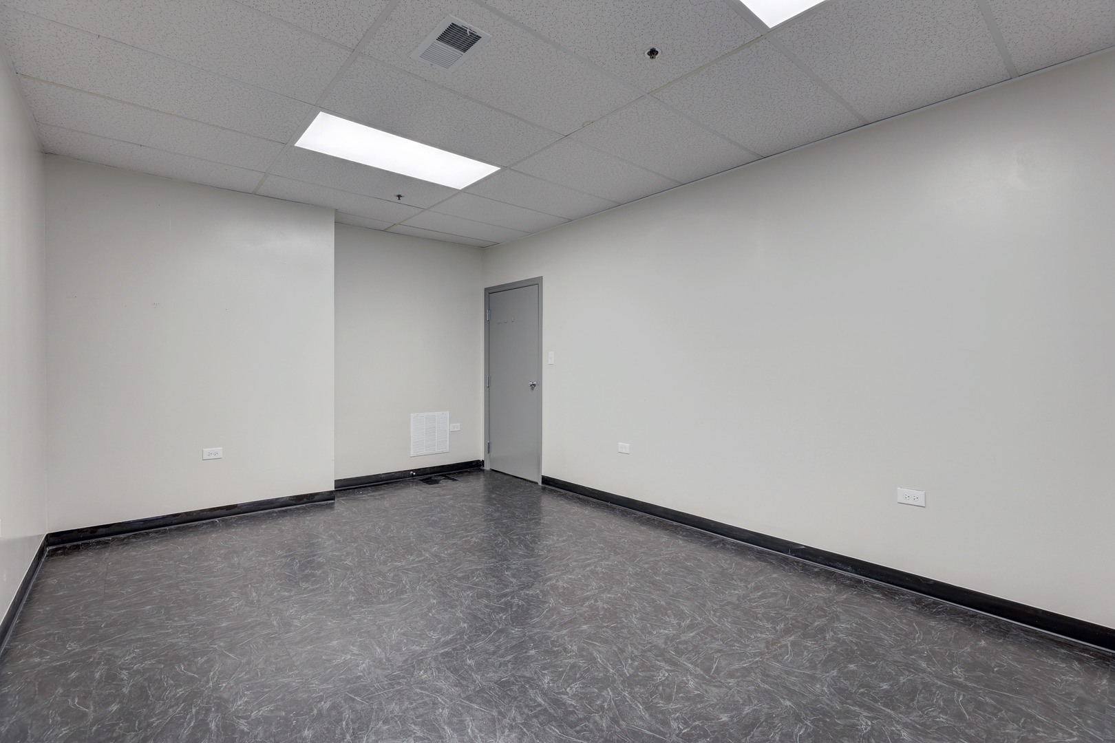 9625 W Roosevelt Road #114-A, Westchester, IL 60154