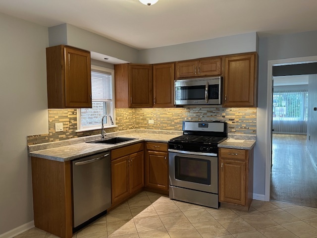 5626 N Central Avenue, Chicago, IL 60646