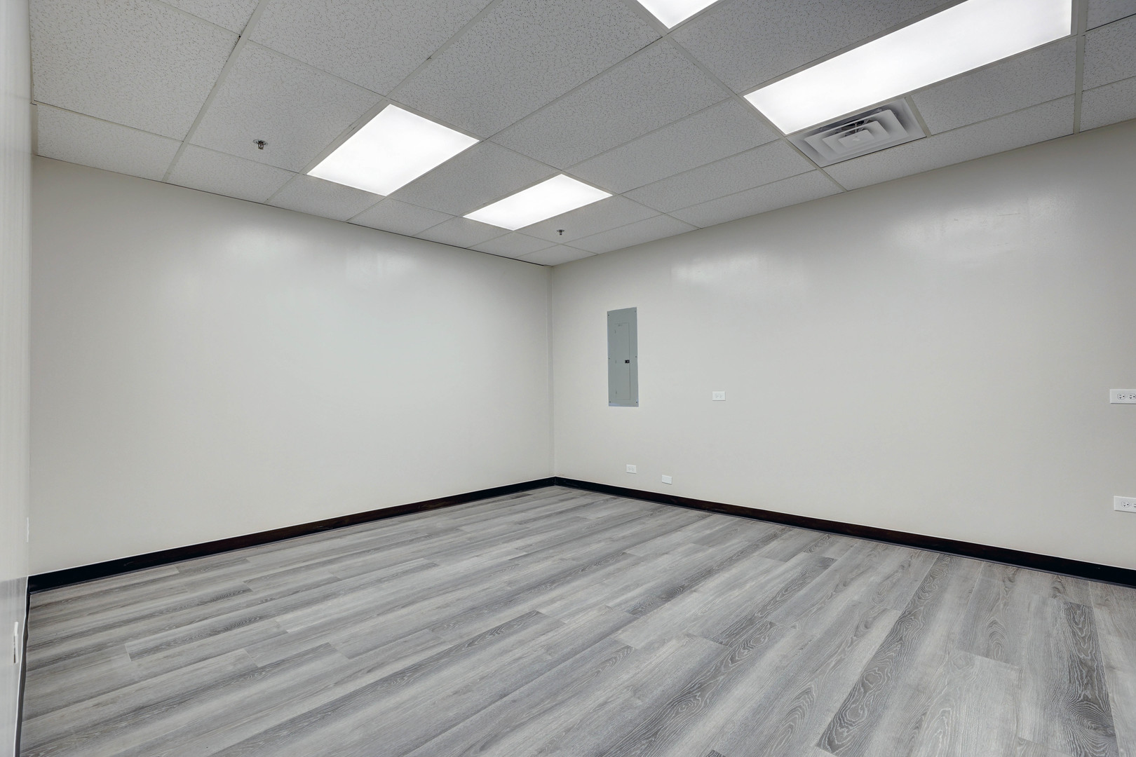 9625 W Roosevelt Road #110, Westchester, IL 60154