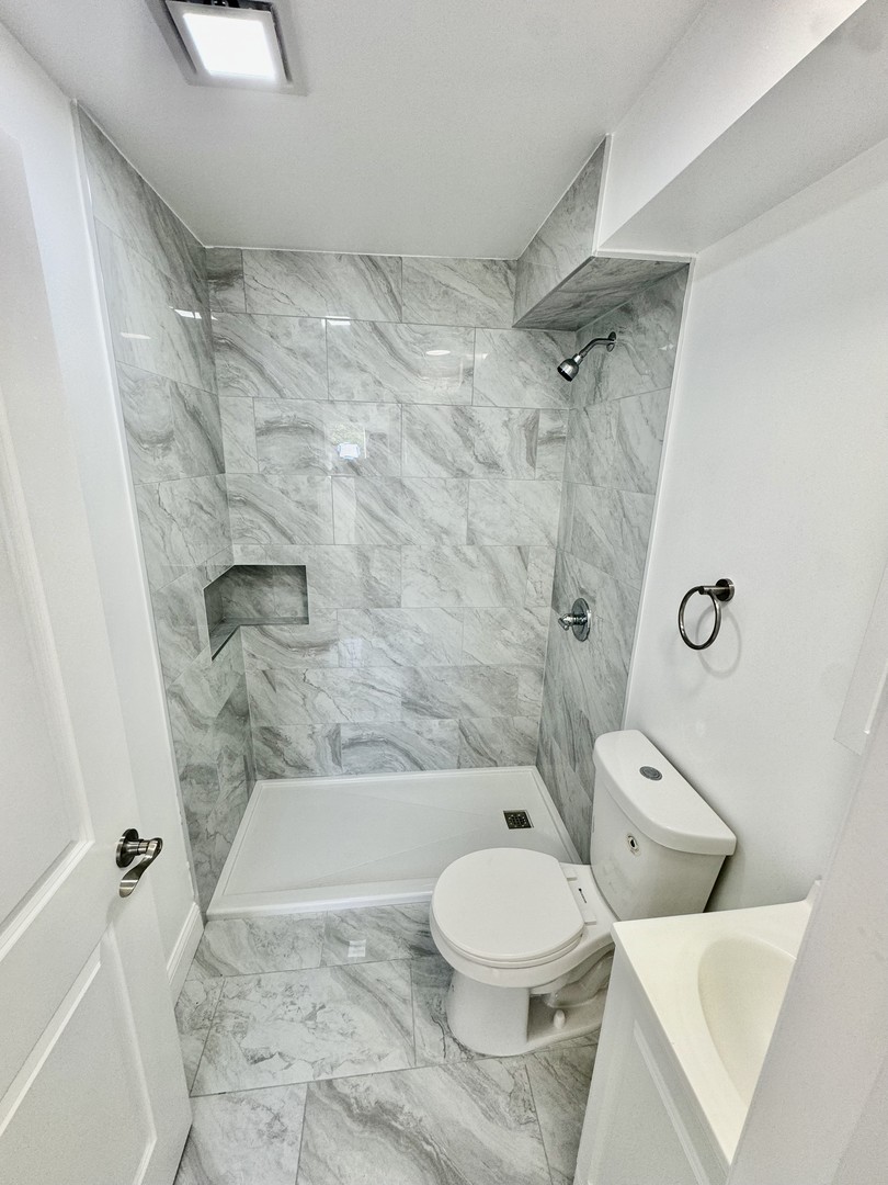 12816 S Racine Avenue, Calumet Park, IL 60827