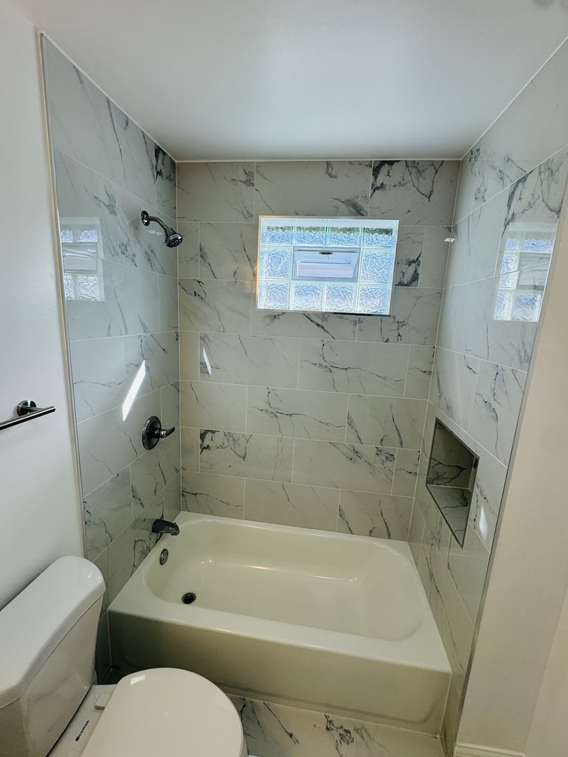 12816 S Racine Avenue, Calumet Park, IL 60827