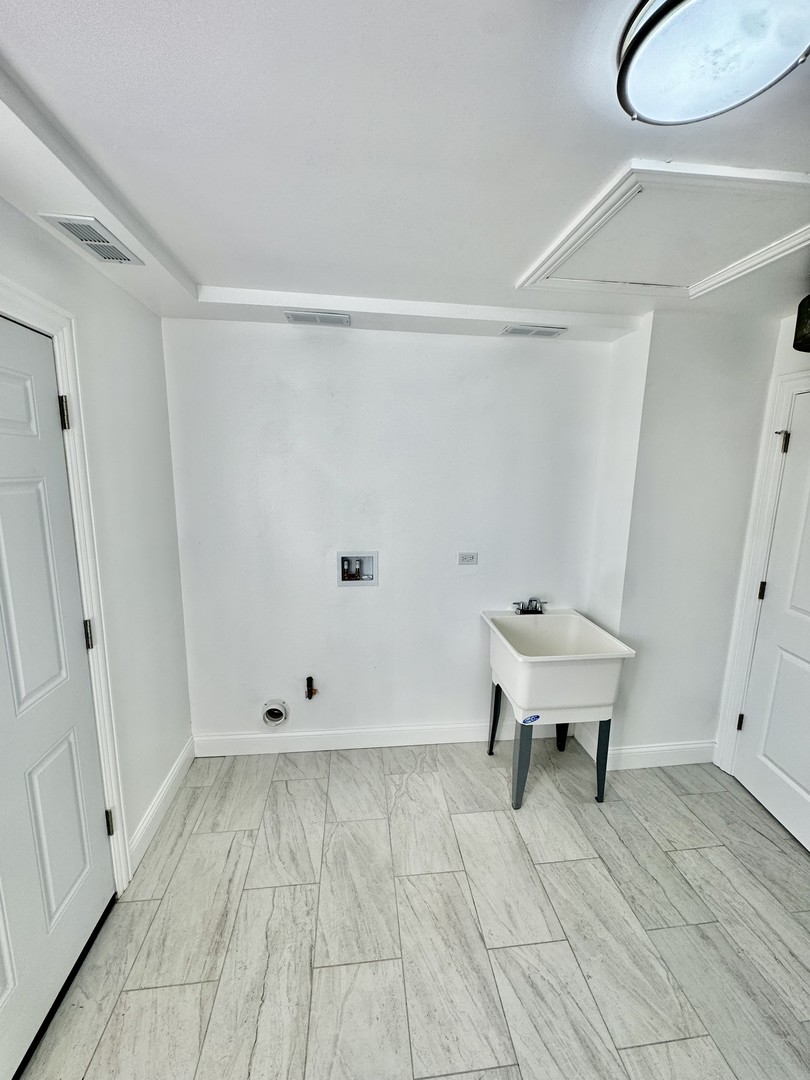 12816 S Racine Avenue, Calumet Park, IL 60827