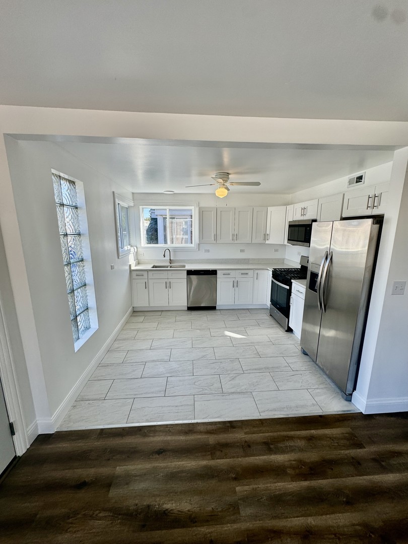 12816 S Racine Avenue, Calumet Park, IL 60827