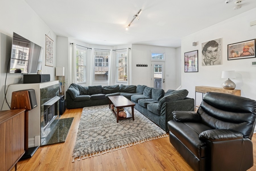 3219 N Halsted Street #C, Chicago, IL 60657