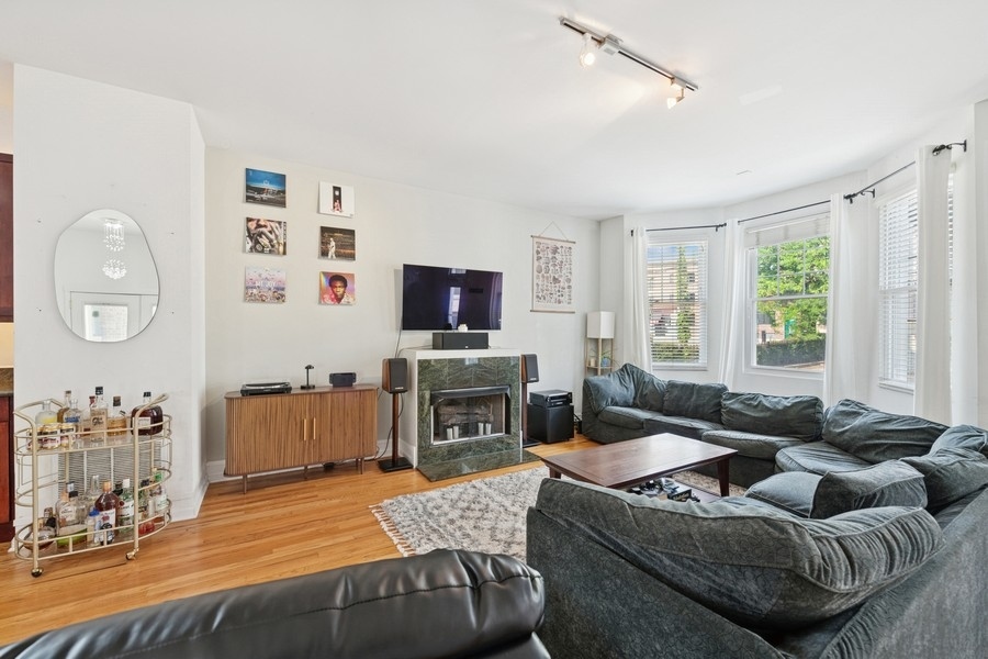 3219 N Halsted Street #C, Chicago, IL 60657