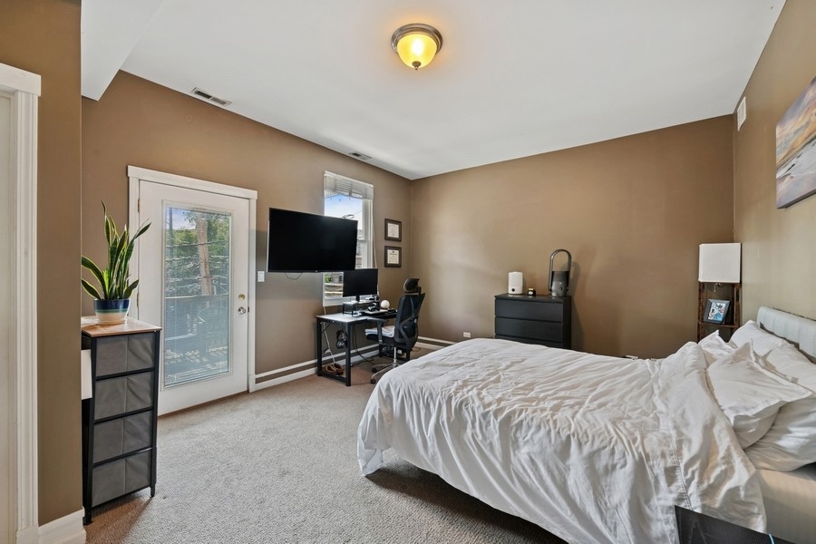3219 N Halsted Street #C, Chicago, IL 60657