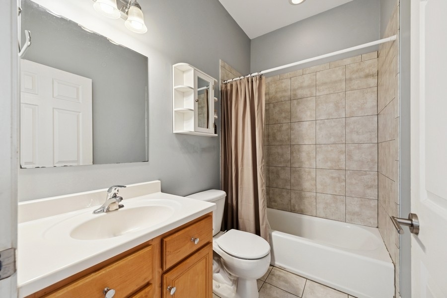 3219 N Halsted Street #C, Chicago, IL 60657