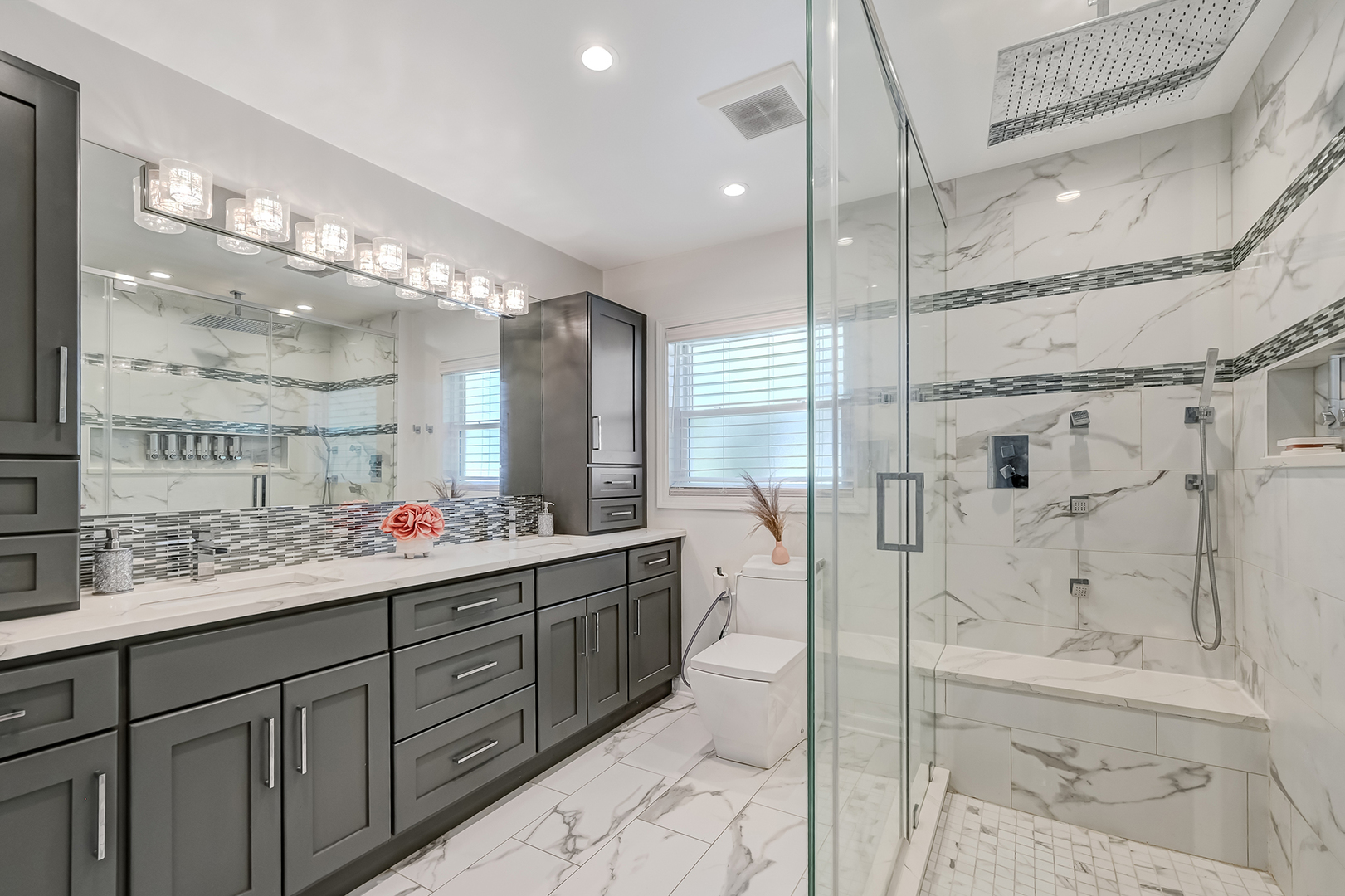 7702 W 66th Street, Bedford Park, IL 60501