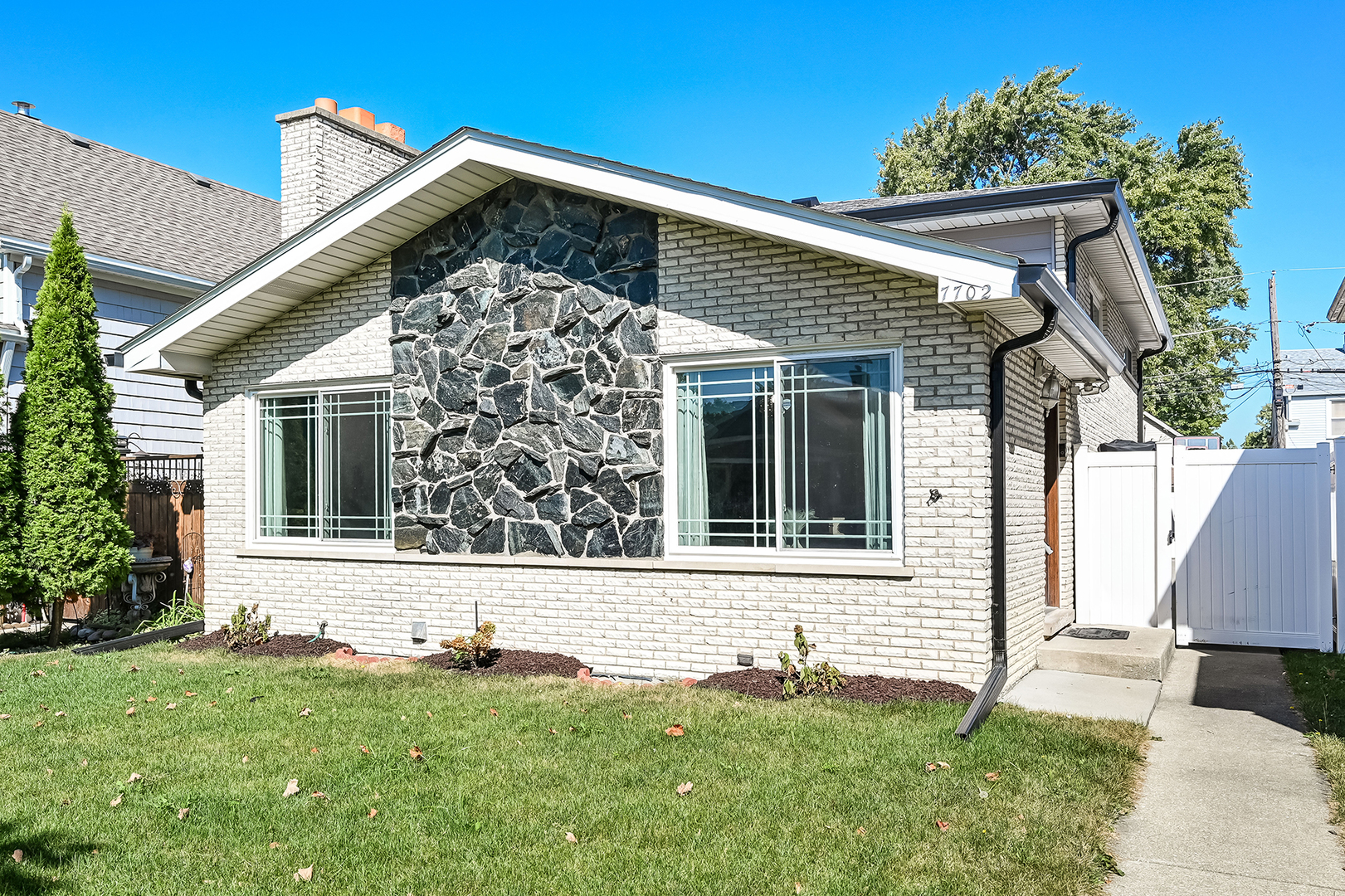7702 W 66th Street, Bedford Park, IL 60501