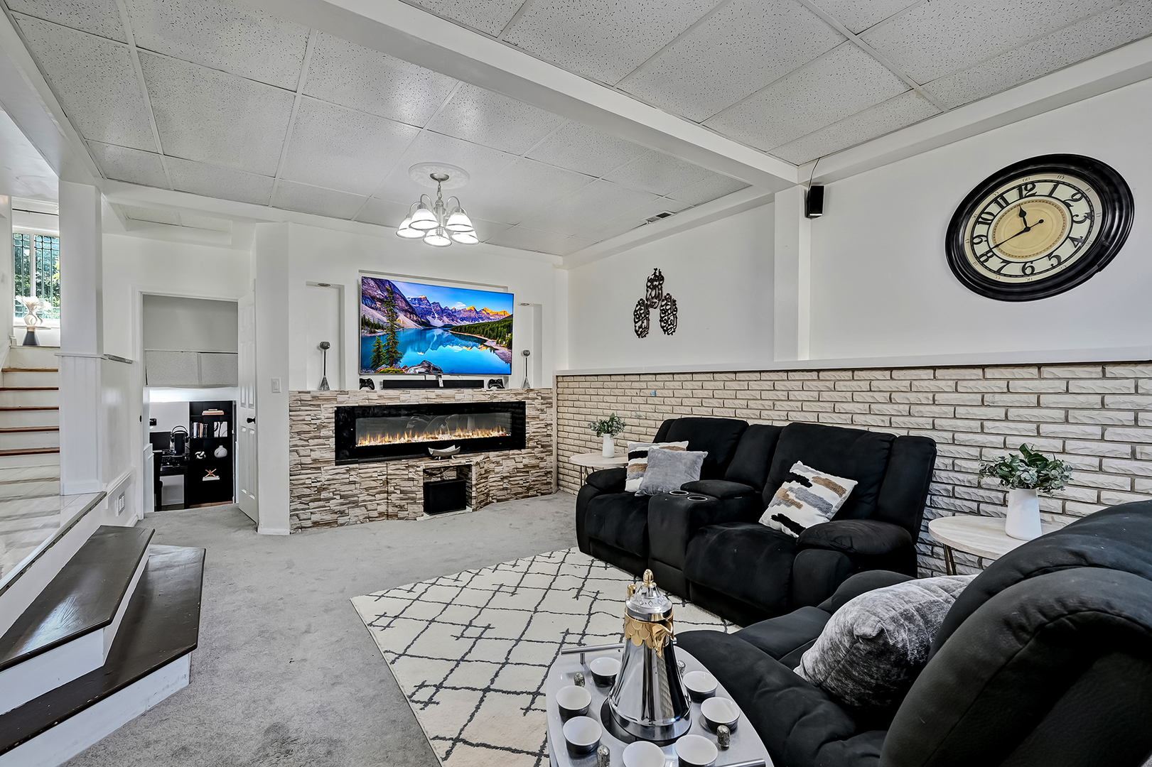 7702 W 66th Street, Bedford Park, IL 60501