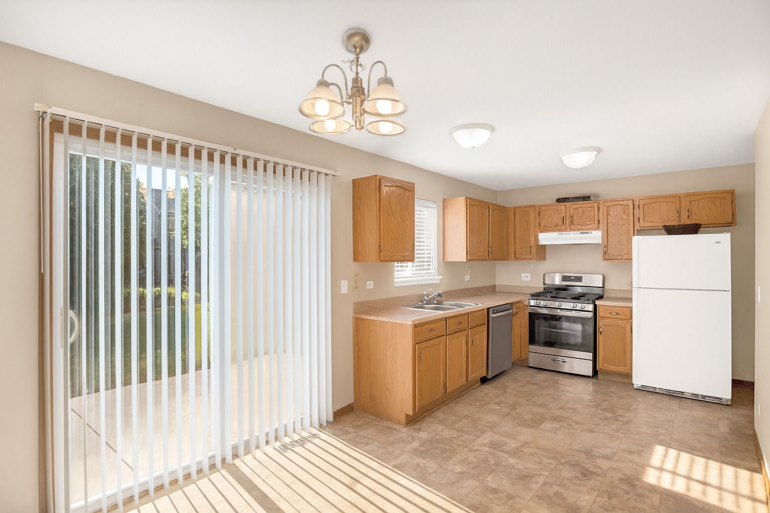 769 White Pine Circle, Lake In The Hills, IL 60156