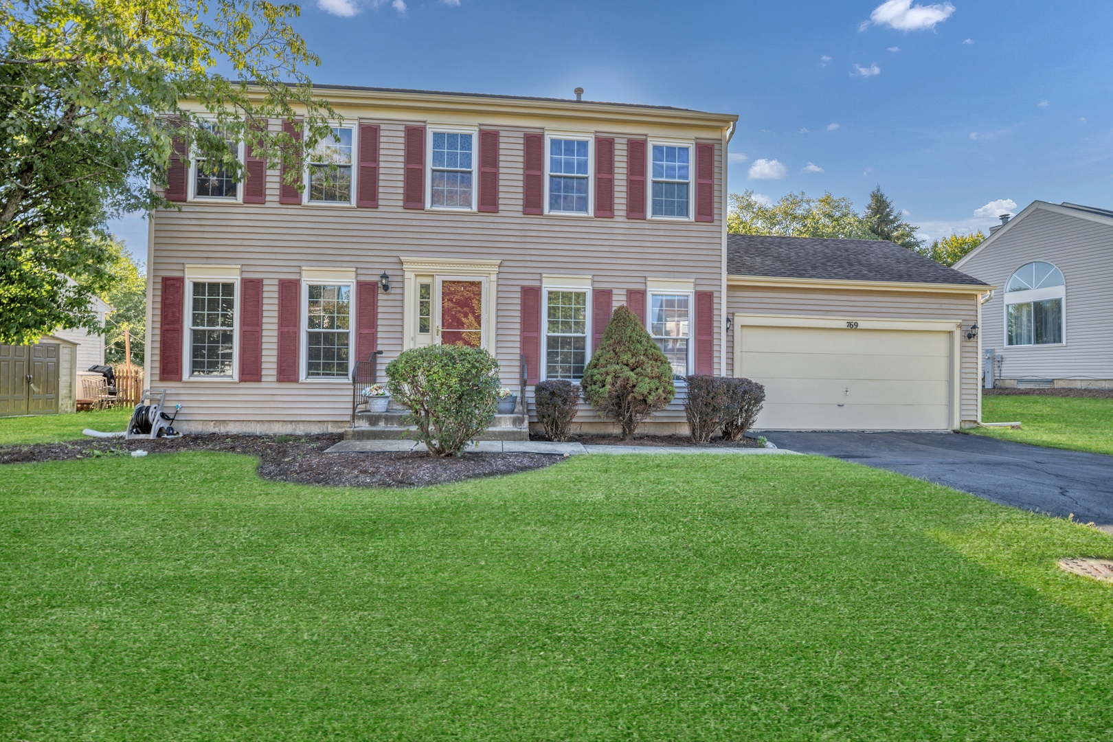 769 White Pine Circle, Lake In The Hills, IL 60156