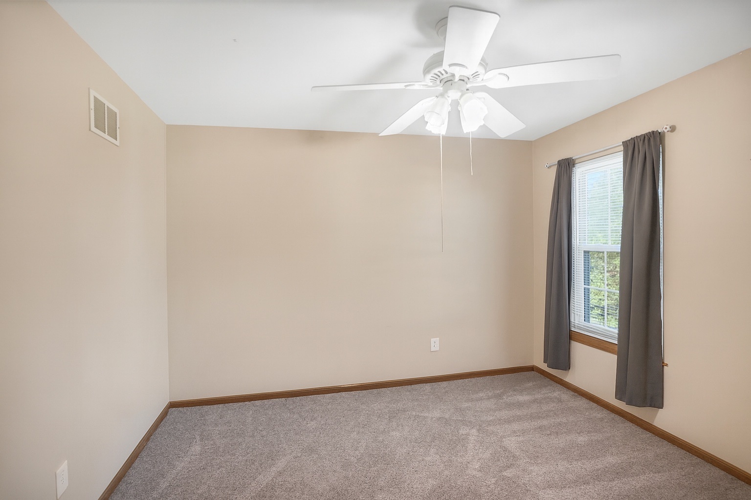 769 White Pine Circle, Lake In The Hills, IL 60156