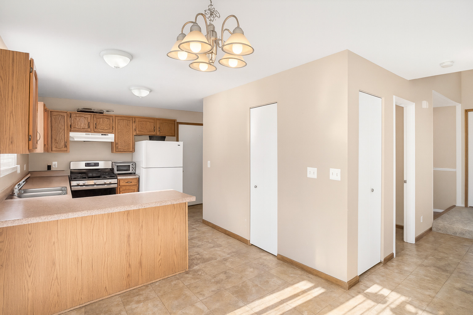 769 White Pine Circle, Lake In The Hills, IL 60156