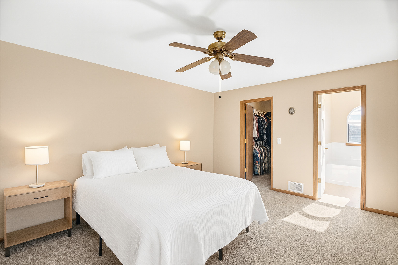 769 White Pine Circle, Lake In The Hills, IL 60156