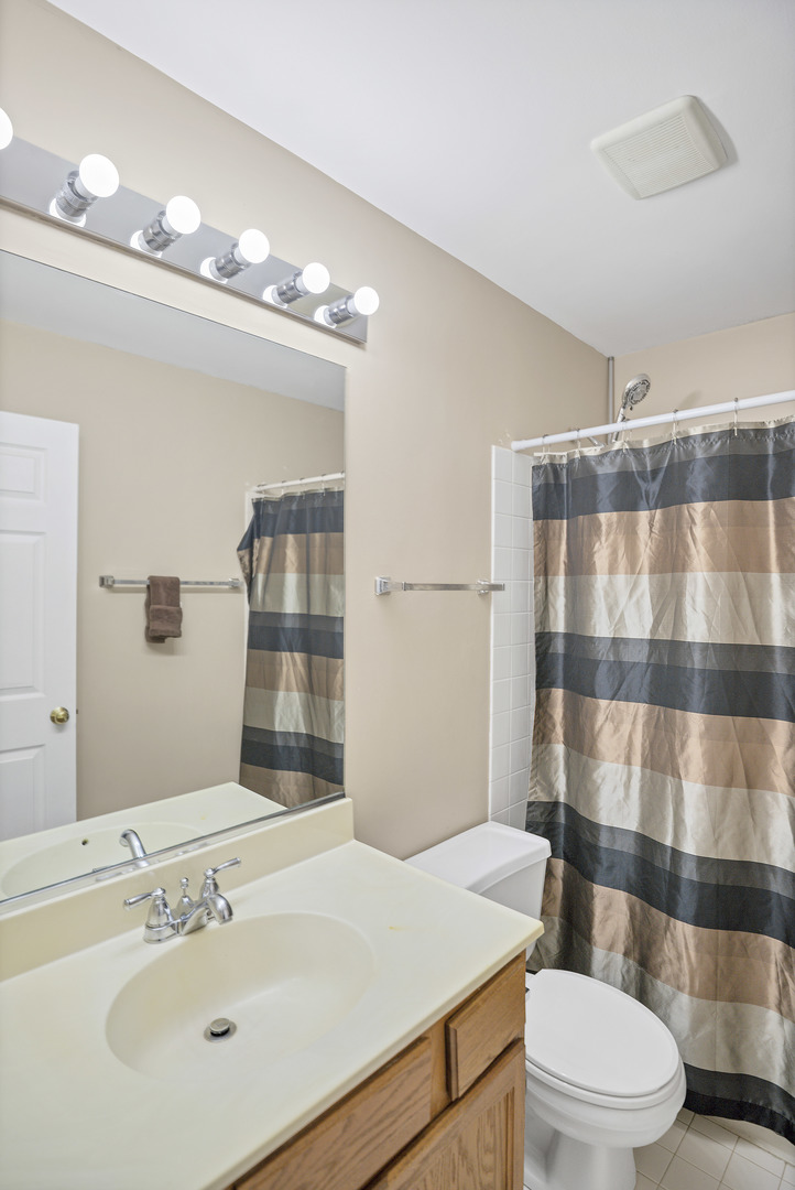 769 White Pine Circle, Lake In The Hills, IL 60156