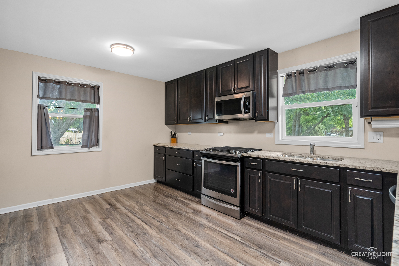 123 Terry Drive, Sugar Grove, IL 60554