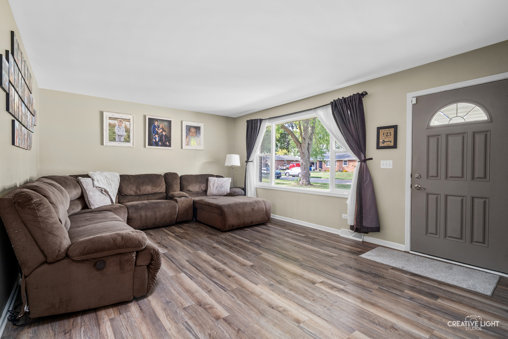 123 Terry Drive, Sugar Grove, IL 60554