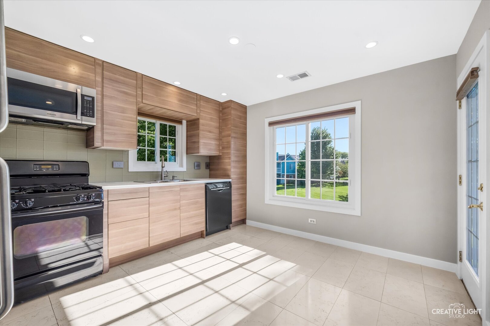 868 Quin Court #201, Naperville, IL 60563