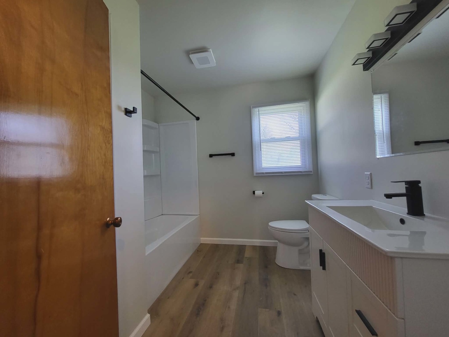 405 S Grove Street, Colfax, IL 61728