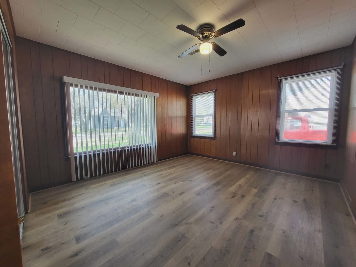 405 S Grove Street, Colfax, IL 61728