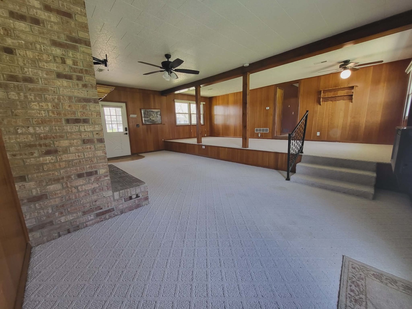 405 S Grove Street, Colfax, IL 61728