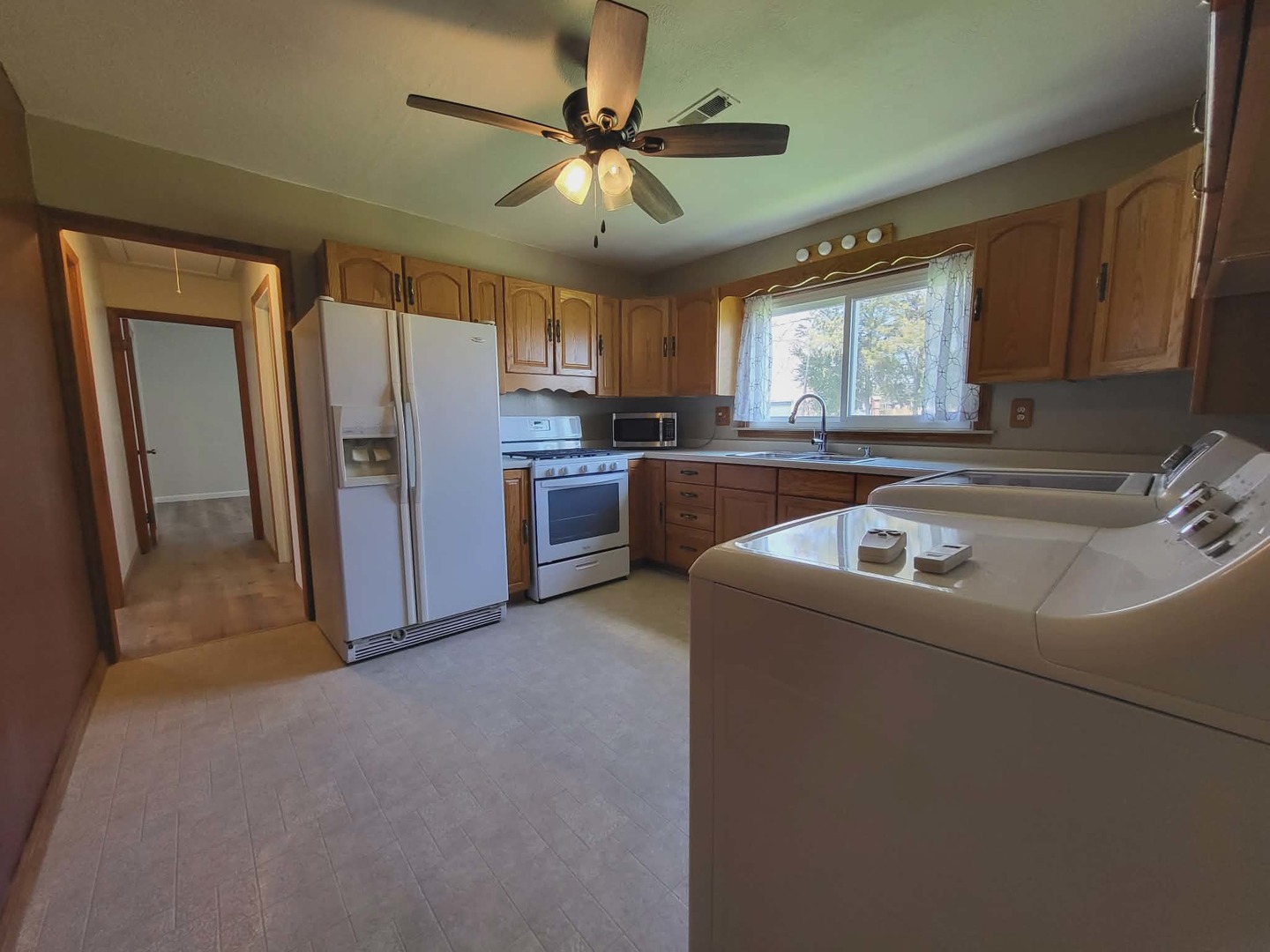 405 S Grove Street, Colfax, IL 61728