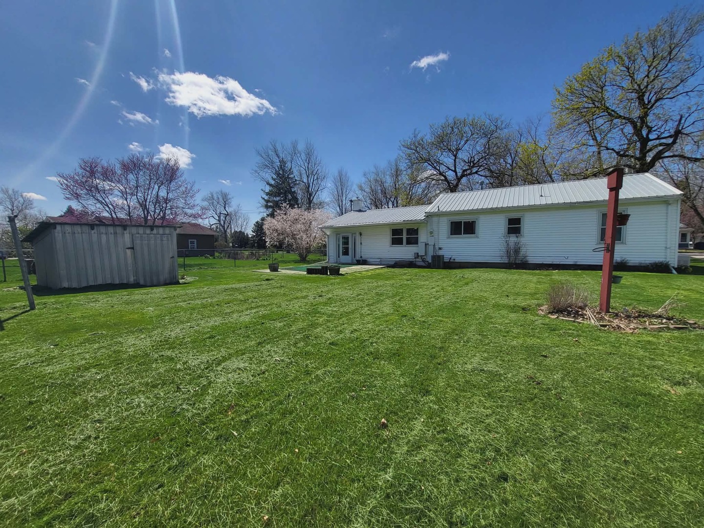 405 S Grove Street, Colfax, IL 61728