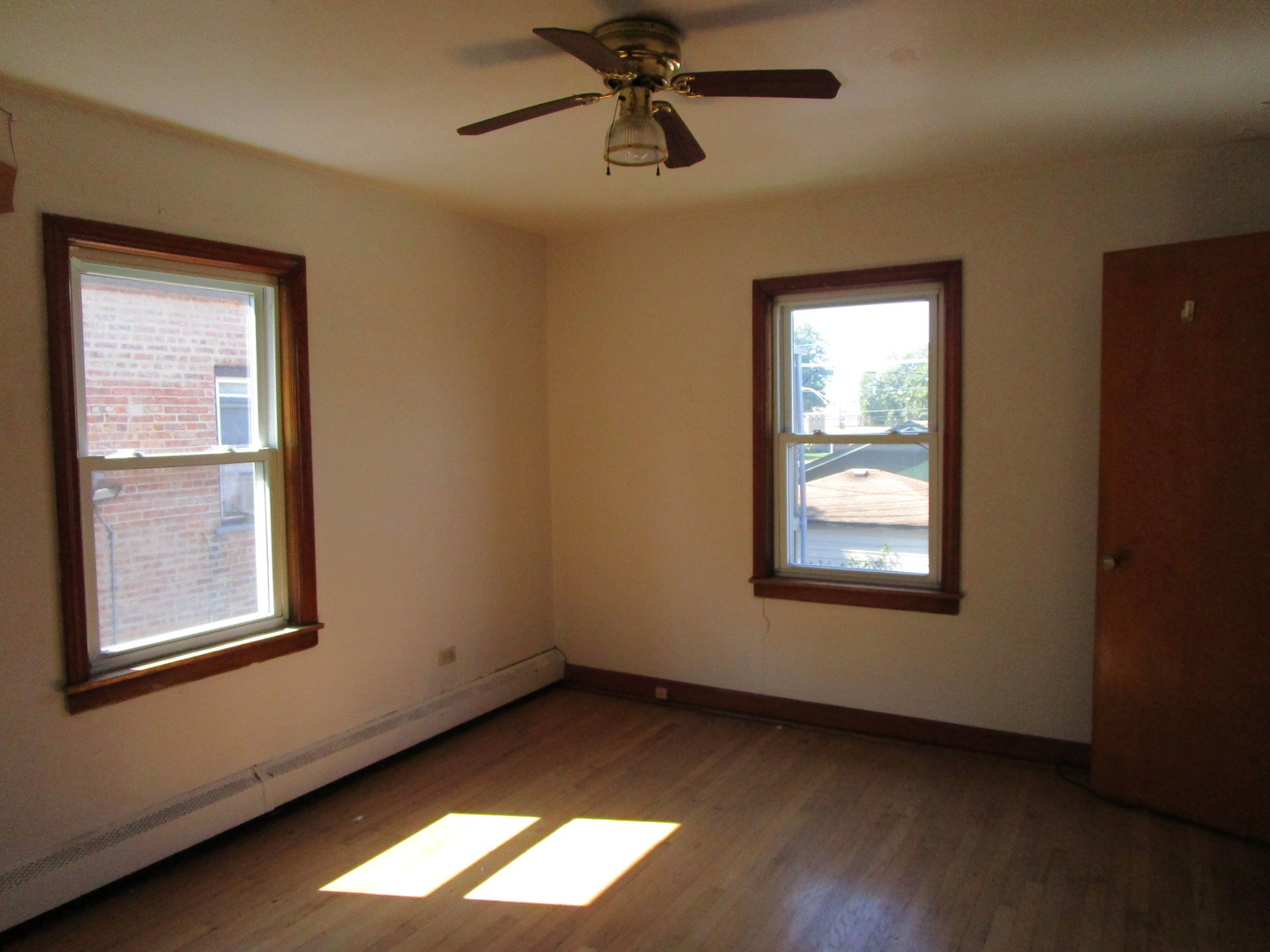 942 Bellwood Avenue, Bellwood, IL 60104