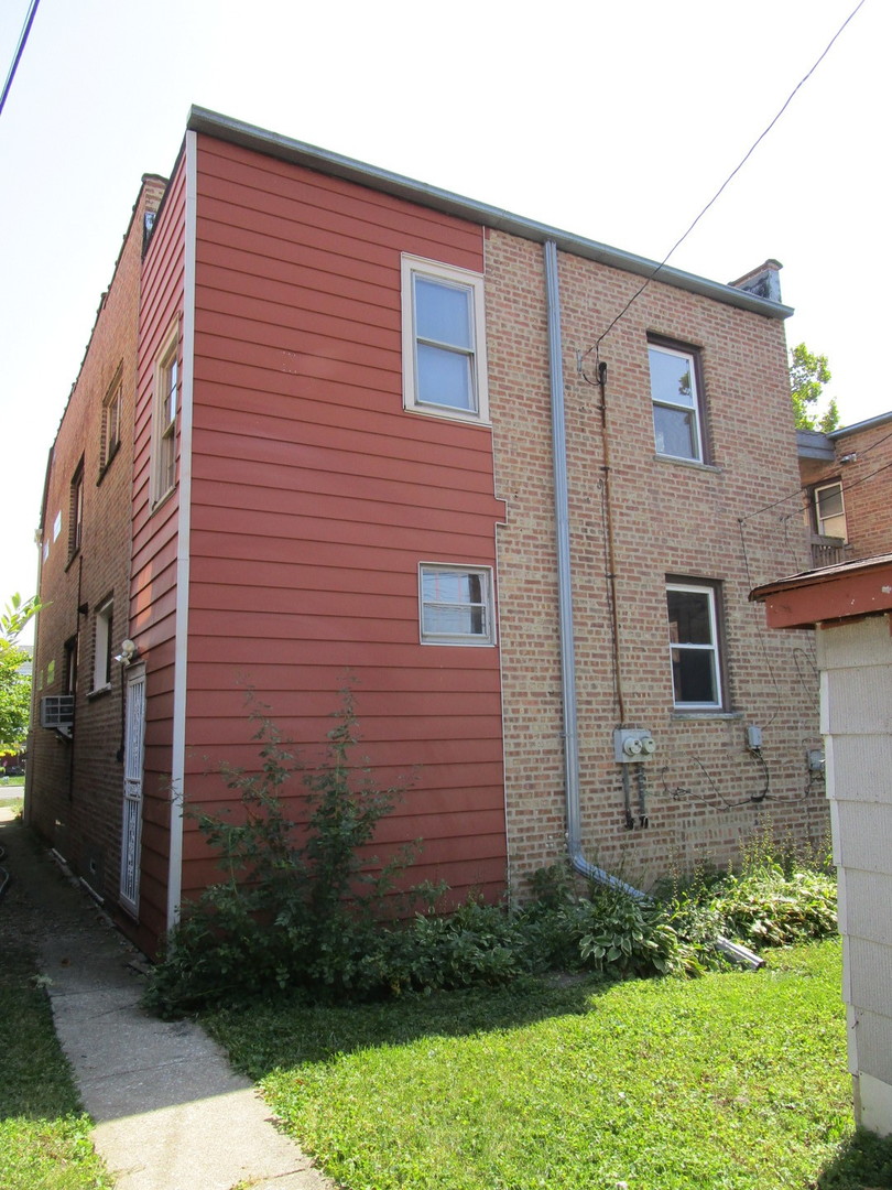 942 Bellwood Avenue, Bellwood, IL 60104